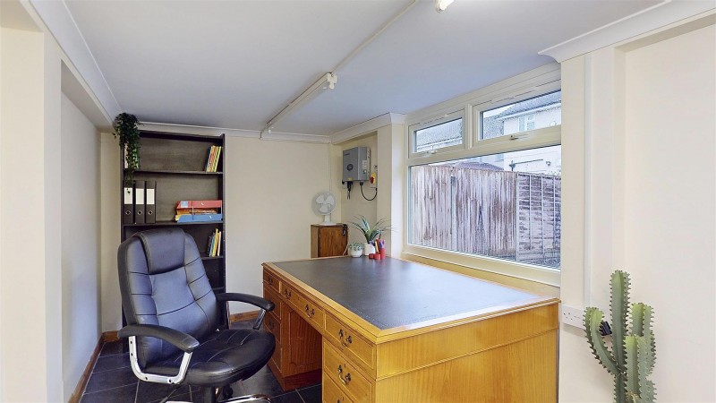 Images for Great West Road, Isleworth EAID:ajmanserapi BID:1