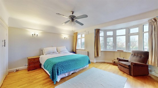 Images for Great West Road, Isleworth EAID:ajmanserapi BID:1