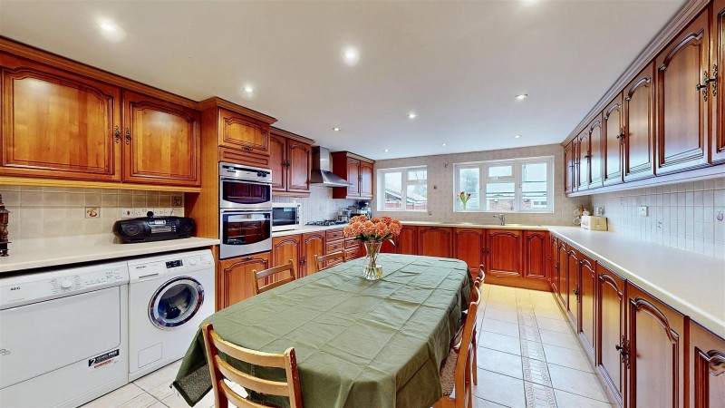 Images for Great West Road, Isleworth EAID:ajmanserapi BID:1