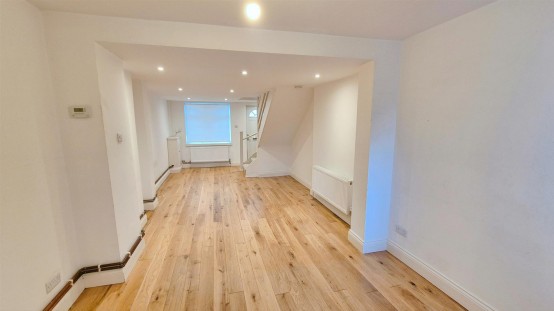 Images for Linkfield Road, Isleworth EAID:ajmanserapi BID:2