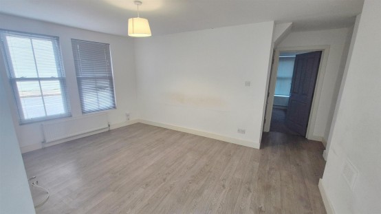 Images for Linkfield Road, Isleworth EAID:ajmanserapi BID:1