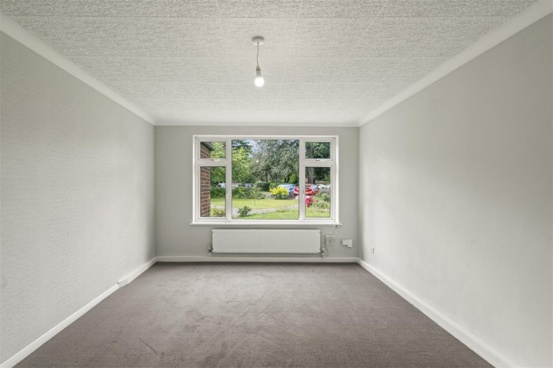 Images for Ravenswood Gardens, Isleworth EAID:ajmanserapi BID:1