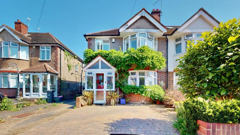 Images for Bassett Gardens, Isleworth EAID:ajmanserapi BID:1