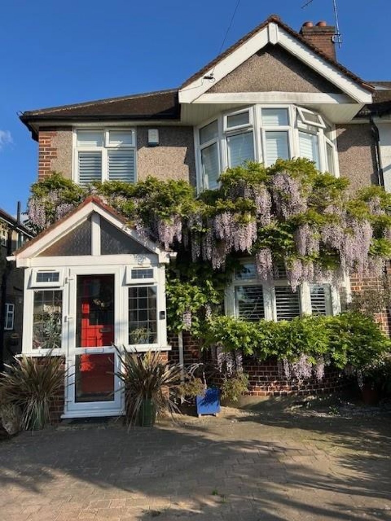 Images for Bassett Gardens, Isleworth EAID:ajmanserapi BID:1