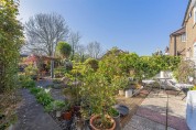 Images for Bassett Gardens, Isleworth