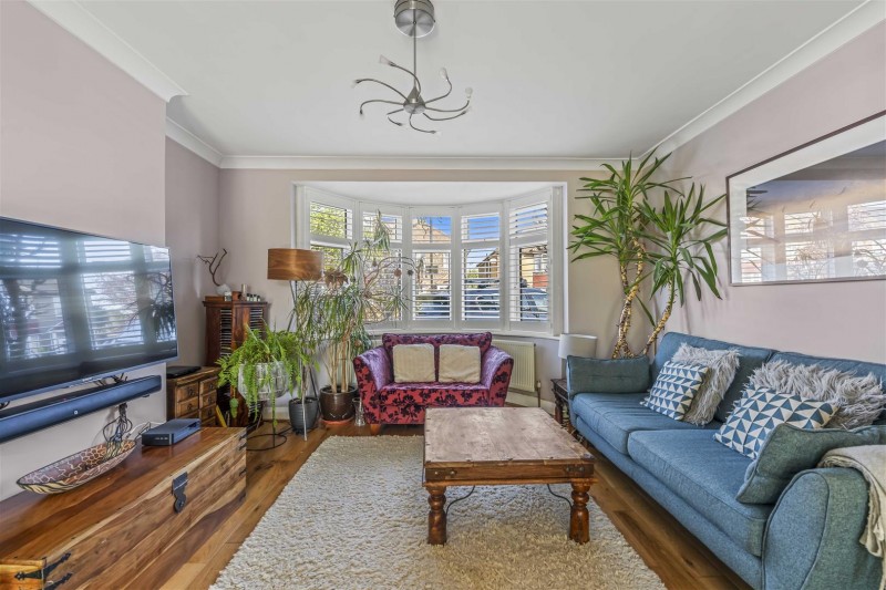 Images for Bassett Gardens, Isleworth EAID:ajmanserapi BID:1