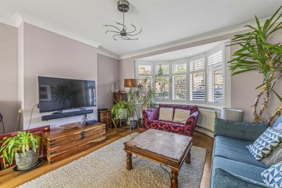 Images for Bassett Gardens, Isleworth EAID:ajmanserapi BID:1