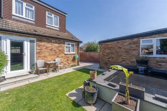 Images for Bedfont Close, Feltham EAID:ajmanserapi BID:1