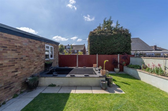 Images for Bedfont Close, Feltham EAID:ajmanserapi BID:1