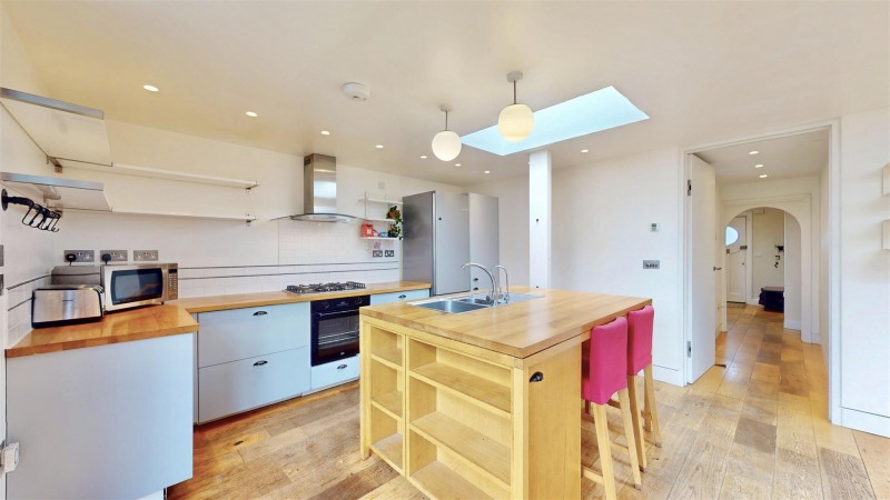 Images for Sutton Lane, Hounslow EAID:ajmanserapi BID:1