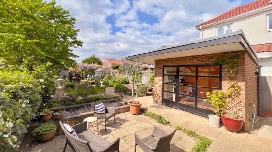 Images for Sutton Lane, Hounslow EAID:ajmanserapi BID:1