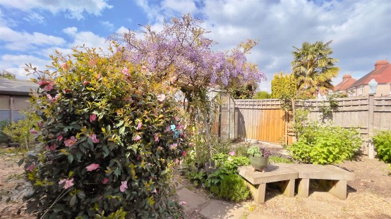 Images for Sutton Lane, Hounslow EAID:ajmanserapi BID:1