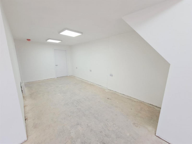 Images for London Road, Isleworth EAID:ajmanserapi BID:2