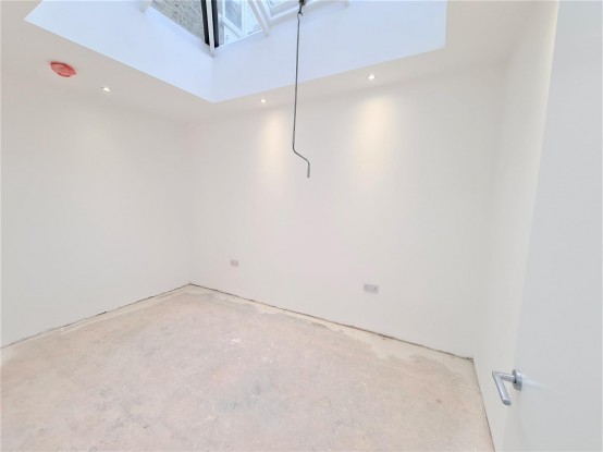 Images for London Road, Isleworth EAID:ajmanserapi BID:2