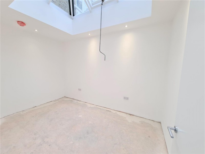 Images for London Road, Isleworth EAID:ajmanserapi BID:2