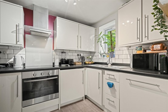 Images for Varsity Drive, Twickenham EAID:ajmanserapi BID:1