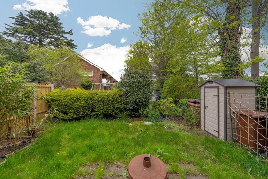 Images for Ravenswood Gardens, Isleworth EAID:ajmanserapi BID:1