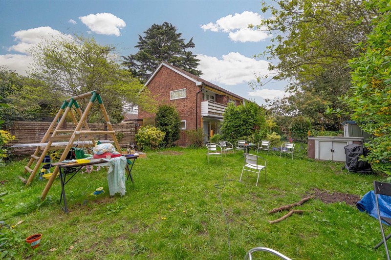 Images for Ravenswood Gardens, Isleworth EAID:ajmanserapi BID:1