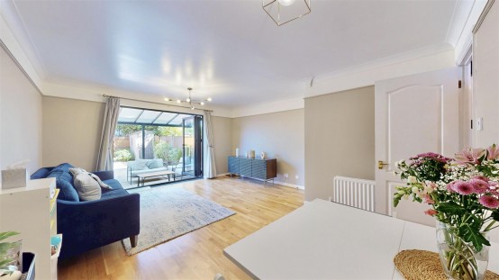 Images for Malting Way, Isleworth EAID:ajmanserapi BID:1