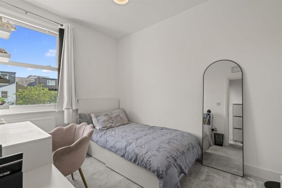 Images for Castle Road, Isleworth EAID:ajmanserapi BID:1