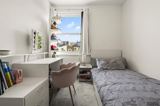 Images for Castle Road, Isleworth EAID:ajmanserapi BID:1