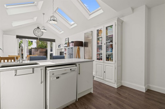 Images for Castle Road, Isleworth EAID:ajmanserapi BID:1