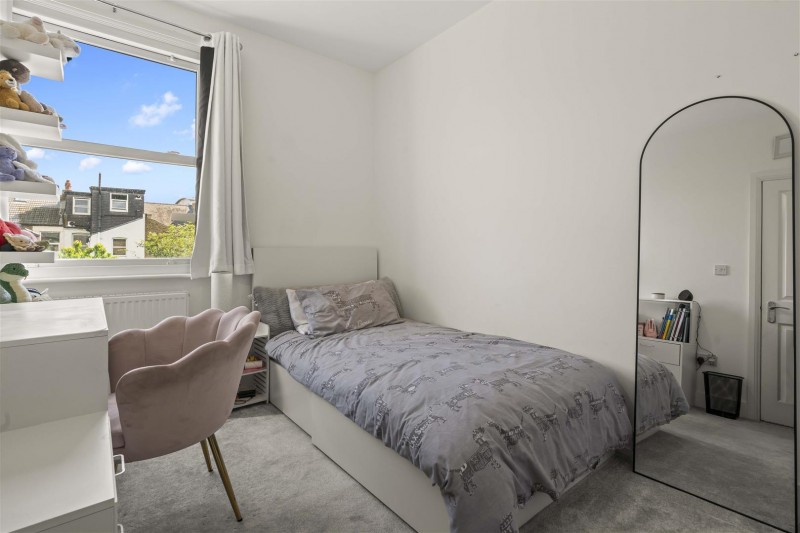 Images for Castle Road, Isleworth EAID:ajmanserapi BID:1