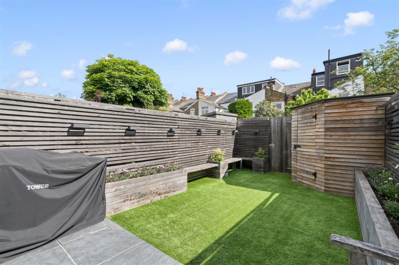 Images for Castle Road, Isleworth EAID:ajmanserapi BID:1