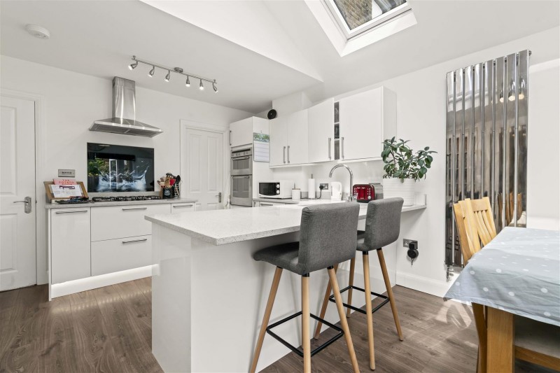 Images for Castle Road, Isleworth EAID:ajmanserapi BID:1