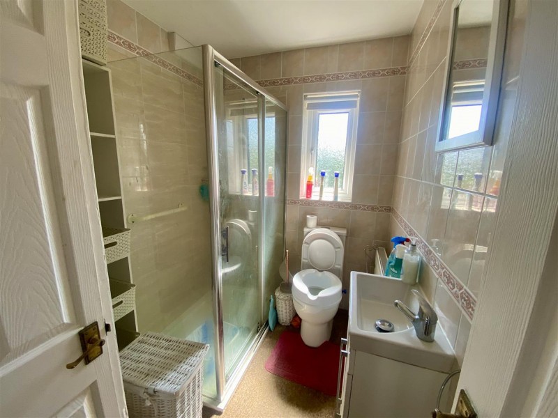 Images for Northumberland Avenue, Isleworth EAID:ajmanserapi BID:1