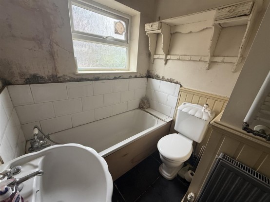 Images for 35 Cecil Road, Hounslow EAID:ajmanserapi BID:1