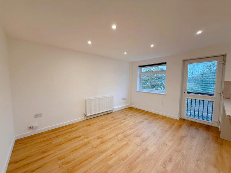 Images for Harrowdene Gardens, Teddington EAID:ajmanserapi BID:2