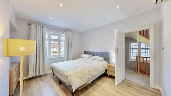 Images for Syon Lane, Isleworth EAID:ajmanserapi BID:1