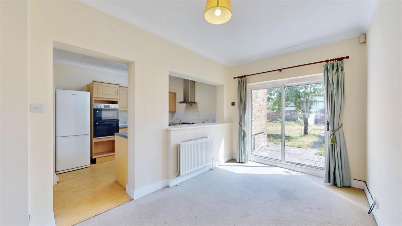 Images for Wood Lane, Isleworth EAID:ajmanserapi BID:1