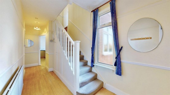 Images for Wood Lane, Isleworth EAID:ajmanserapi BID:1