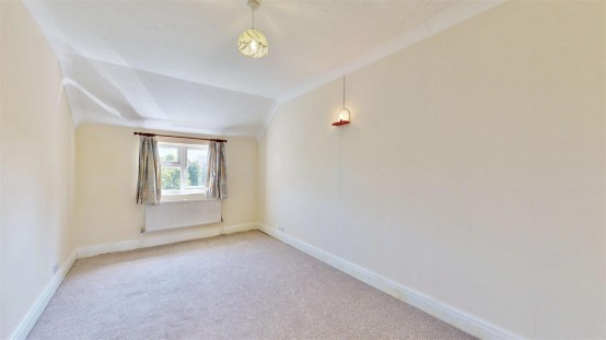 Images for Wood Lane, Isleworth EAID:ajmanserapi BID:1