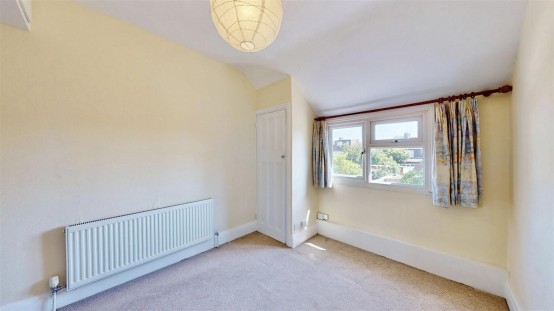 Images for Wood Lane, Isleworth EAID:ajmanserapi BID:1