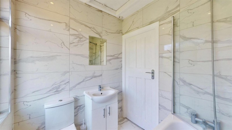 Images for Wood Lane, Isleworth EAID:ajmanserapi BID:1