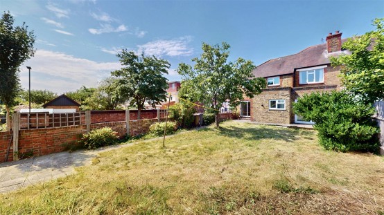 Images for Wood Lane, Isleworth EAID:ajmanserapi BID:1