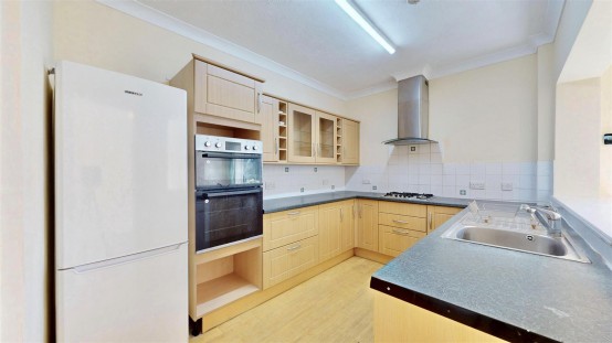 Images for Wood Lane, Isleworth EAID:ajmanserapi BID:1