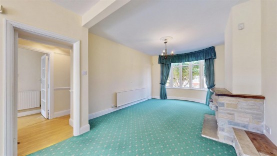 Images for Wood Lane, Isleworth EAID:ajmanserapi BID:1