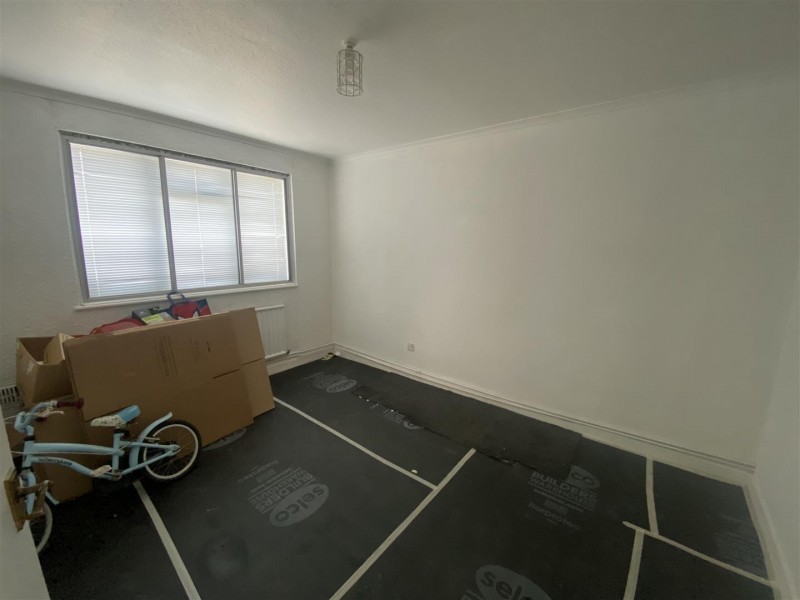 Images for Manns Close, Isleworth EAID:ajmanserapi BID:1
