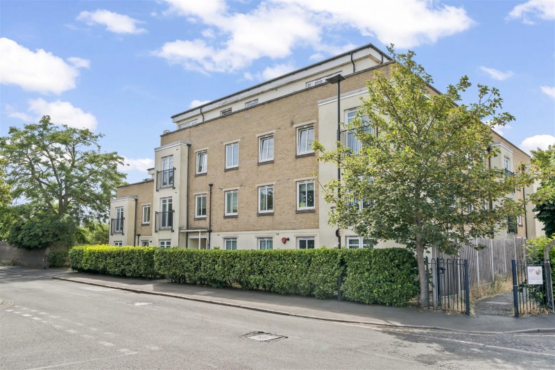 Images for 211 Worton Road, Isleworth EAID:ajmanserapi BID:1