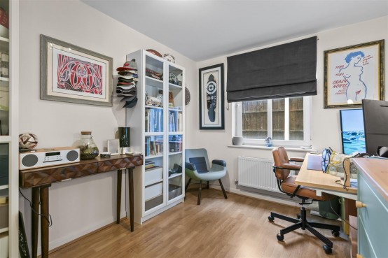 Images for 211 Worton Road, Isleworth EAID:ajmanserapi BID:1