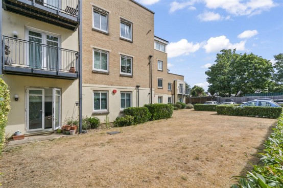 Images for 211 Worton Road, Isleworth EAID:ajmanserapi BID:1