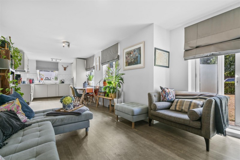 Images for 211 Worton Road, Isleworth EAID:ajmanserapi BID:1