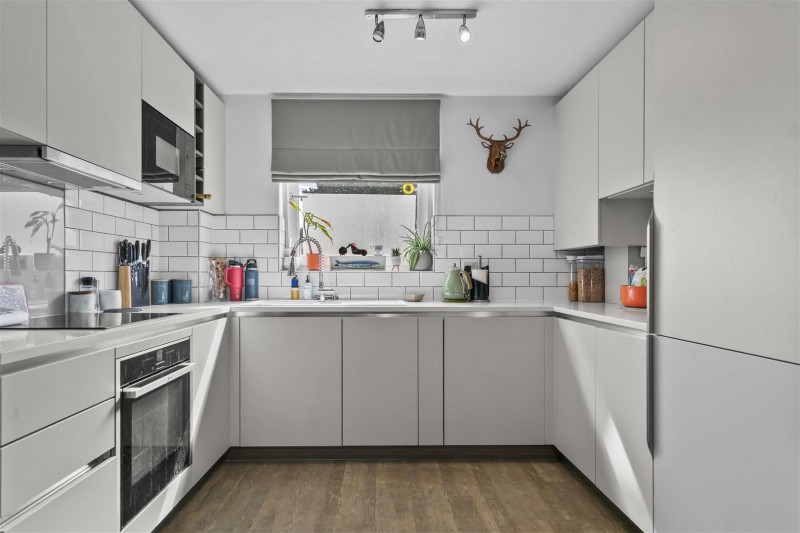 Images for 211 Worton Road, Isleworth EAID:ajmanserapi BID:1