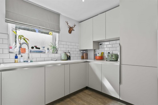 Images for 211 Worton Road, Isleworth EAID:ajmanserapi BID:1