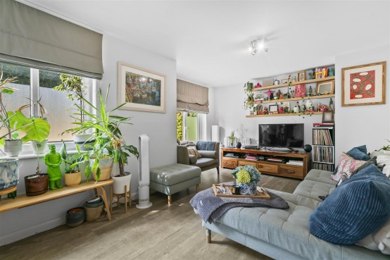 Images for 211 Worton Road, Isleworth EAID:ajmanserapi BID:1