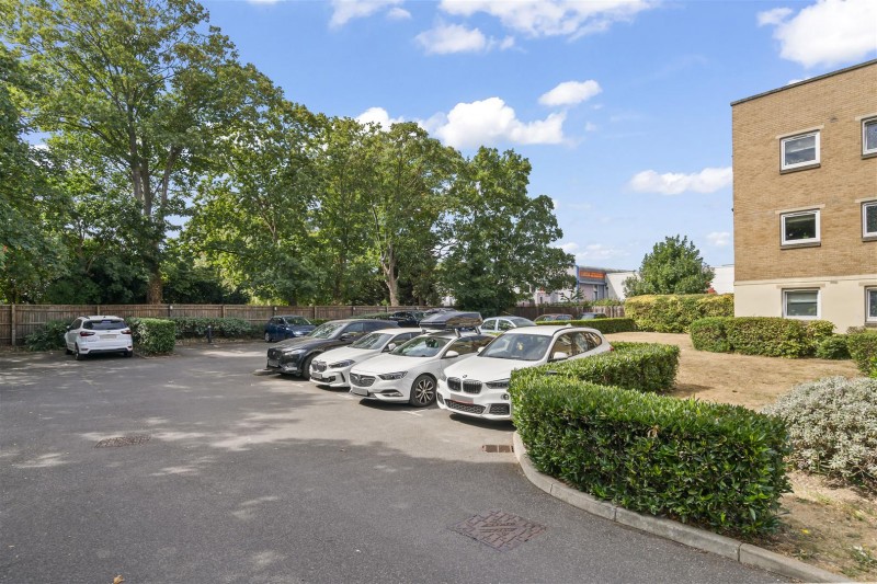 Images for 211 Worton Road, Isleworth EAID:ajmanserapi BID:1